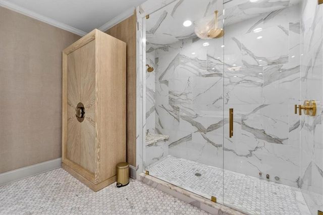 4937 WYANDOTTE Street 400, Kansas City, MO 64112