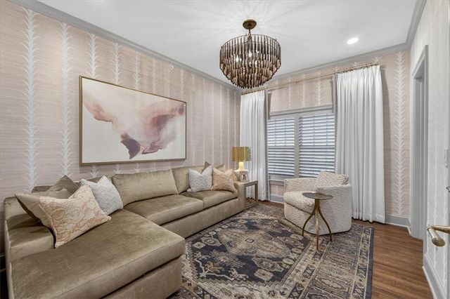 4937 WYANDOTTE Street 400, Kansas City, MO 64112