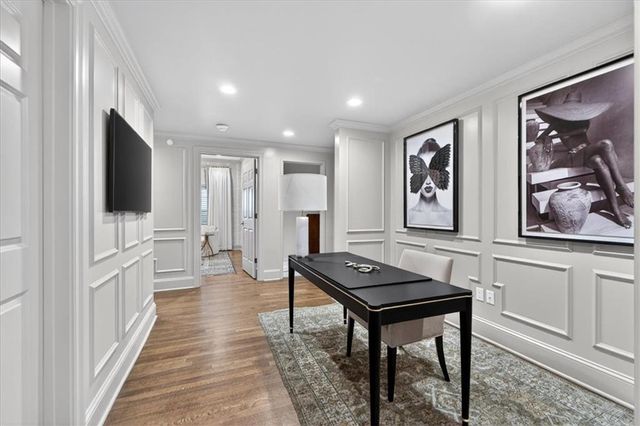 4937 WYANDOTTE Street 400, Kansas City, MO 64112