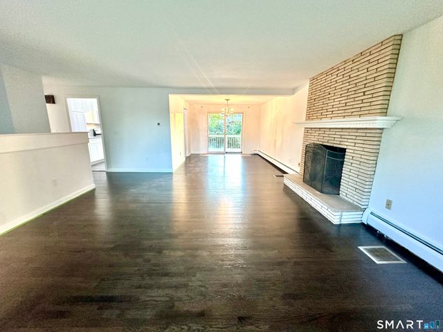 25 Pleasant View Drive, Middletown, CT 06457