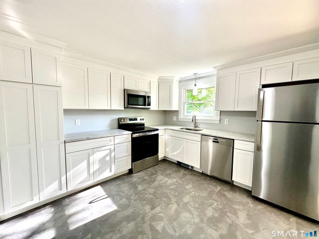 25 Pleasant View Drive, Middletown, CT 06457