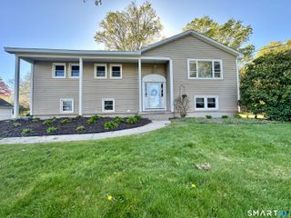 25 Pleasant View Drive, Middletown, CT 06457
