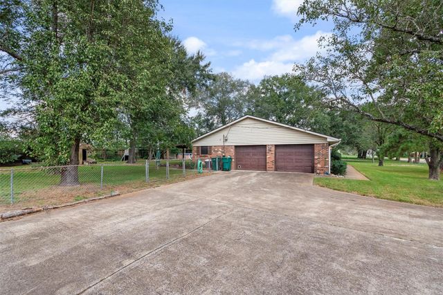 204 Gerald Street, Willis, TX 77378