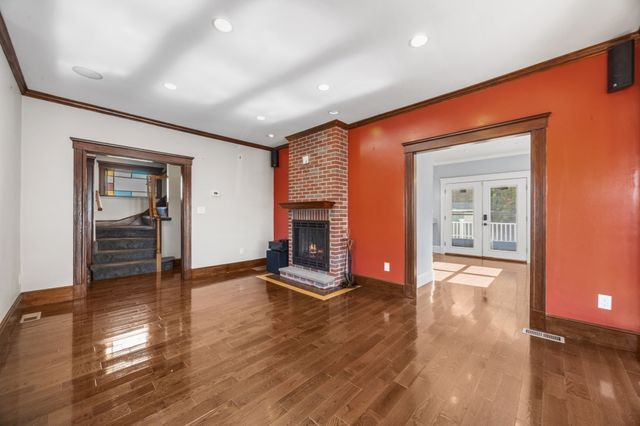 102 Hall Pl, Quincy, MA 02169