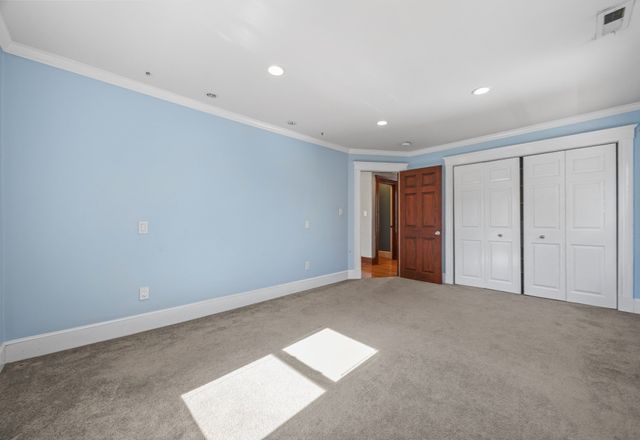 102 Hall Pl, Quincy, MA 02169
