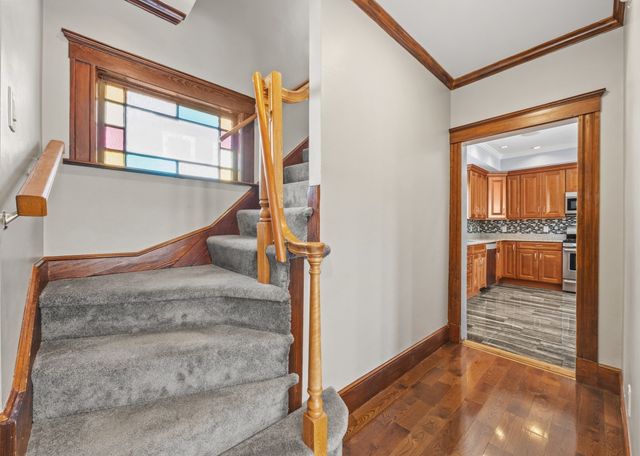 102 Hall Pl, Quincy, MA 02169
