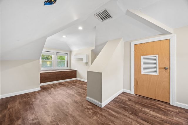 102 Hall Pl, Quincy, MA 02169