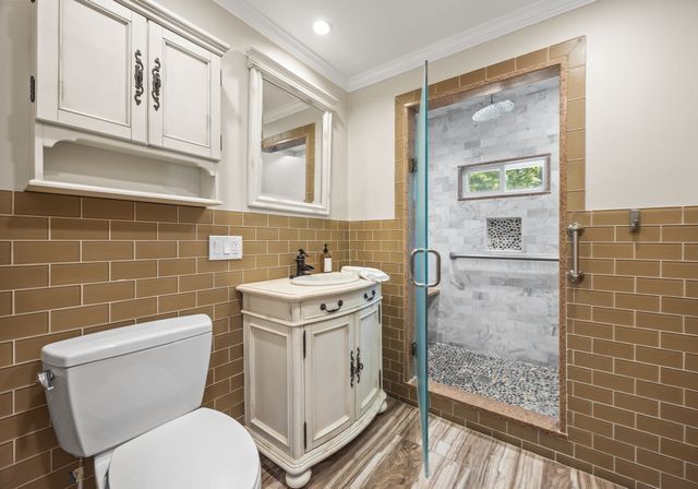 102 Hall Pl, Quincy, MA 02169