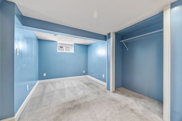 102 Hall Pl, Quincy, MA 02169