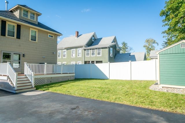 102 Hall Pl, Quincy, MA 02169