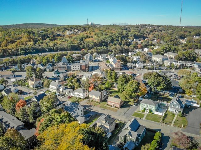 102 Hall Pl, Quincy, MA 02169
