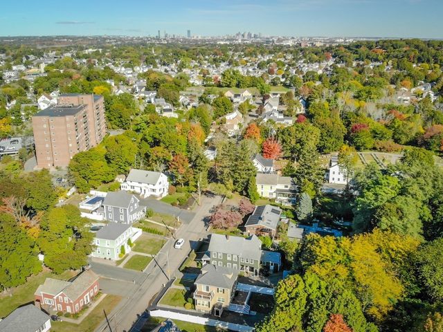 102 Hall Pl, Quincy, MA 02169
