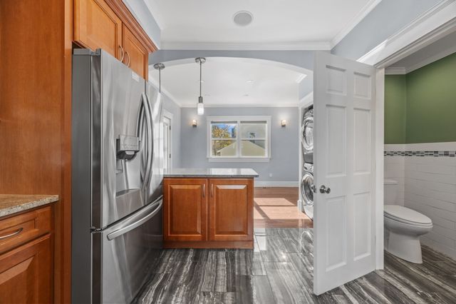 102 Hall Pl, Quincy, MA 02169
