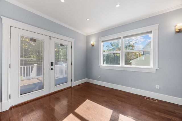 102 Hall Pl, Quincy, MA 02169