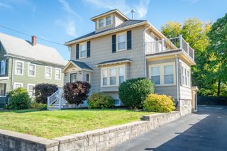 102 Hall Pl, Quincy, MA 02169