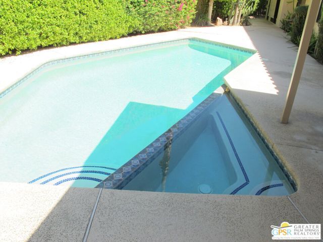 1586 S San Mateo Drive, Palm Springs, CA 92264