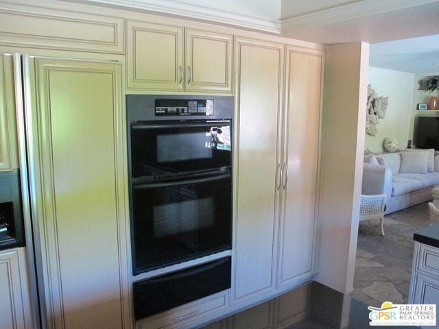 1586 S San Mateo Drive, Palm Springs, CA 92264