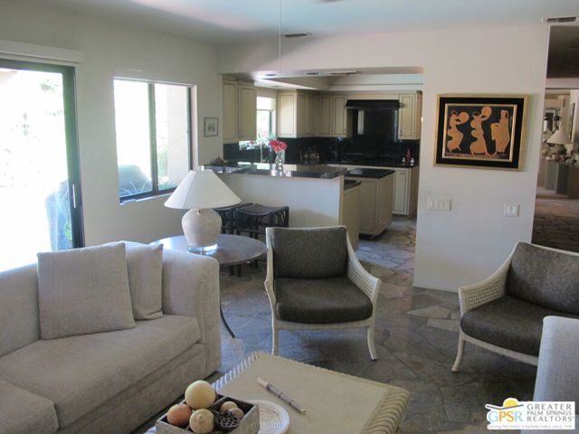 1586 S San Mateo Drive, Palm Springs, CA 92264