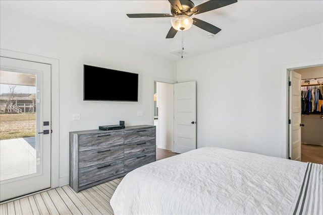 2807 E Sunnyslope, Park City, KS 67219