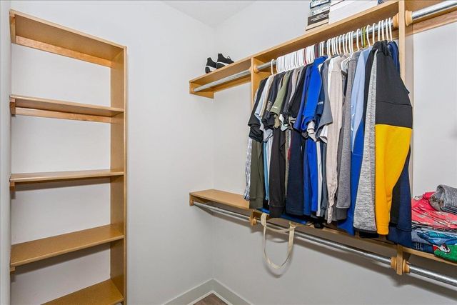 2807 E Sunnyslope, Park City, KS 67219