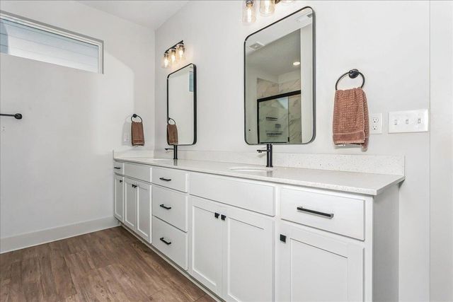 2807 E Sunnyslope, Park City, KS 67219