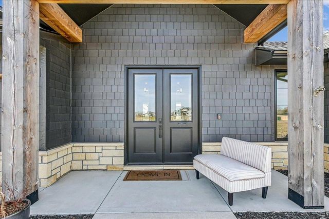 2807 E Sunnyslope, Park City, KS 67219