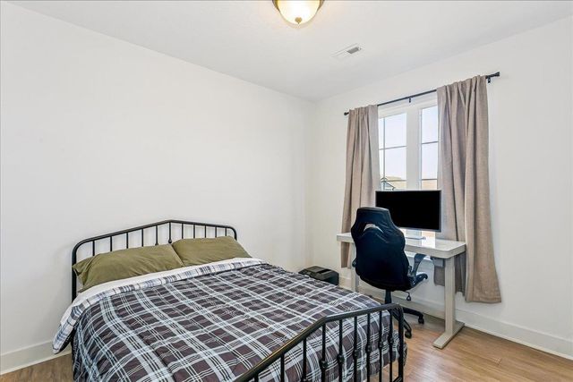 2807 E Sunnyslope, Park City, KS 67219