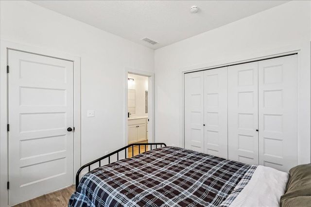 2807 E Sunnyslope, Park City, KS 67219