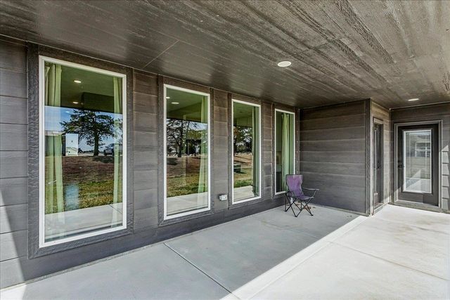 2807 E Sunnyslope, Park City, KS 67219