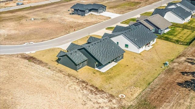 2807 E Sunnyslope, Park City, KS 67219