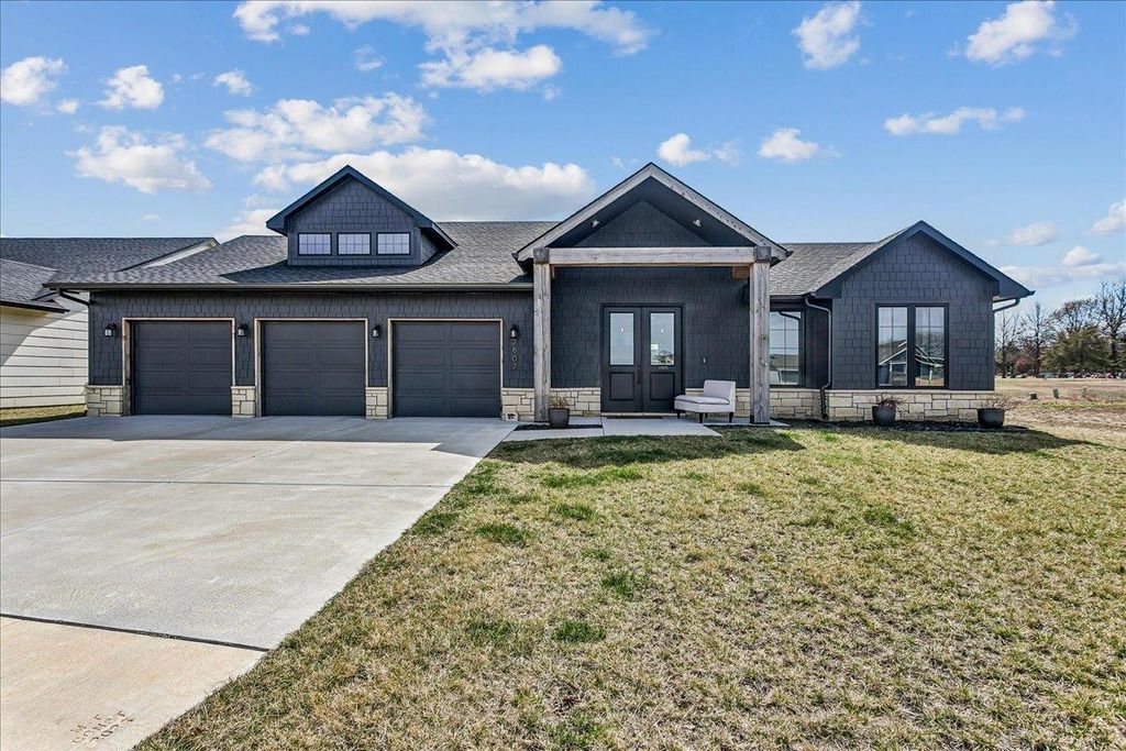 2807 E Sunnyslope, Park City, KS 67219