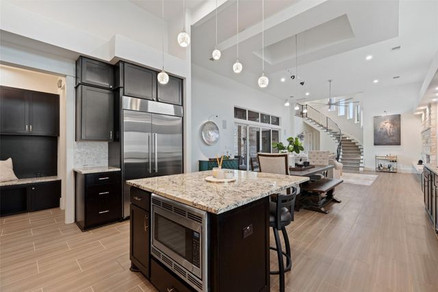 106 Bisset CT, Lakeway, TX 78738