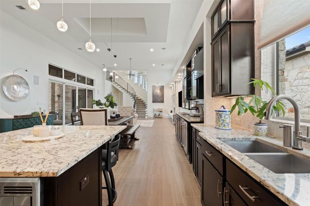 106 Bisset CT, Lakeway, TX 78738