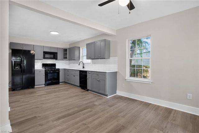 4205 Nautilus Ave AVE, Chesapeake, VA 23325