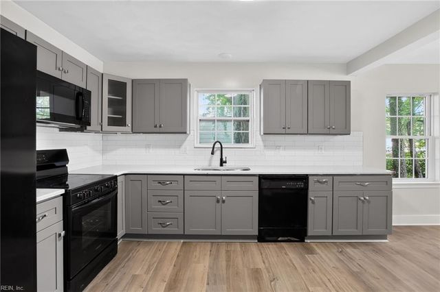 4205 Nautilus Ave AVE, Chesapeake, VA 23325