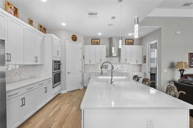 215 HAMPTON LOOP, Davenport, FL 33837