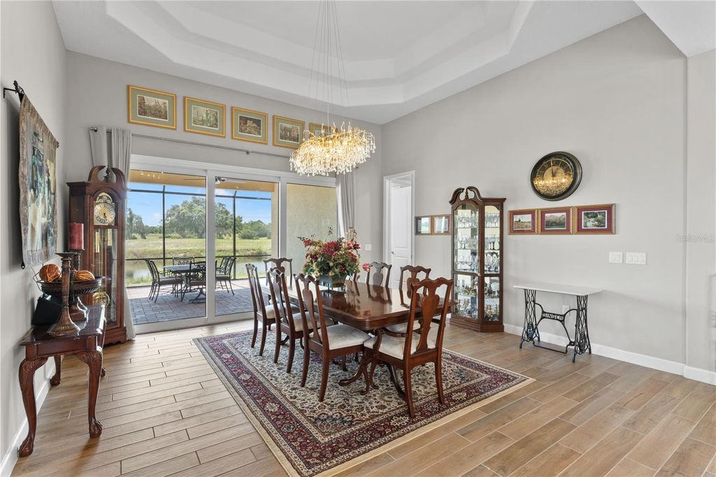 Image 16 of property listing at 215 HAMPTON LOOP, Davenport, FL 33837