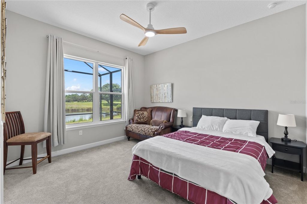 Image 31 of property listing at 215 HAMPTON LOOP, Davenport, FL 33837