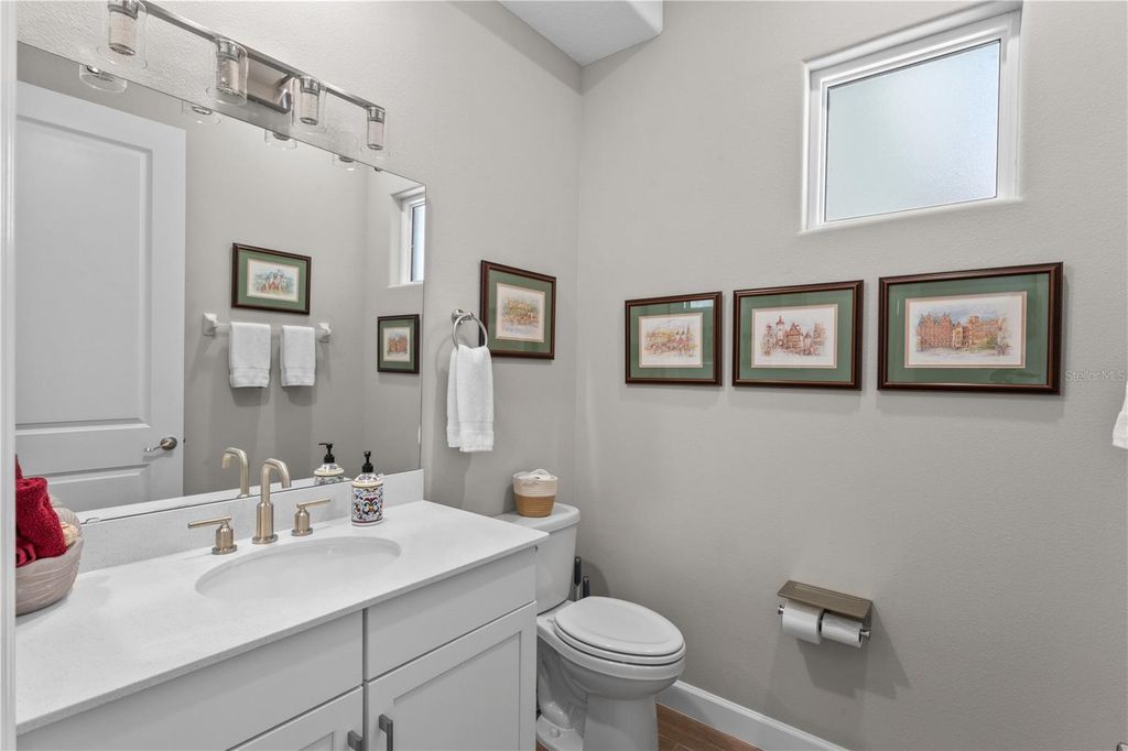 Image 35 of property listing at 215 HAMPTON LOOP, Davenport, FL 33837