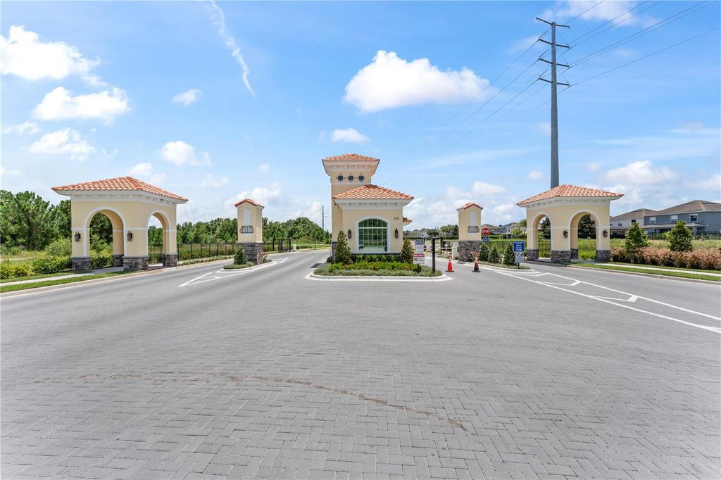 Image 49 of property listing at 215 HAMPTON LOOP, Davenport, FL 33837