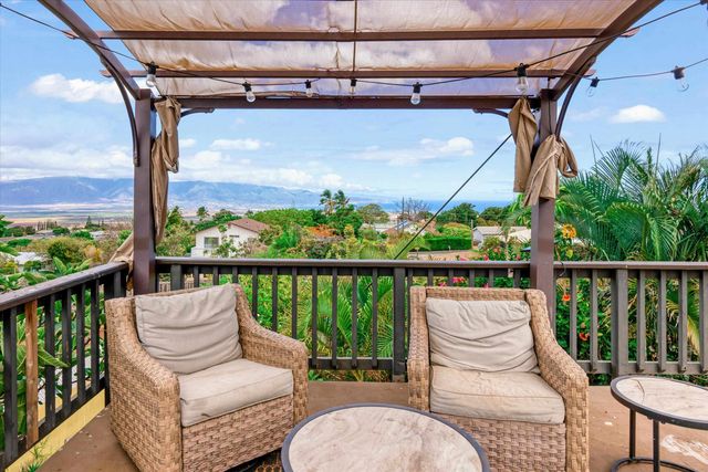 84 Kilakila Pl, Makawao, HI 96768