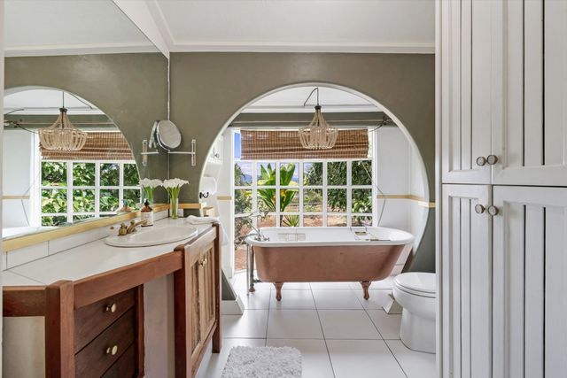 84 Kilakila Pl, Makawao, HI 96768