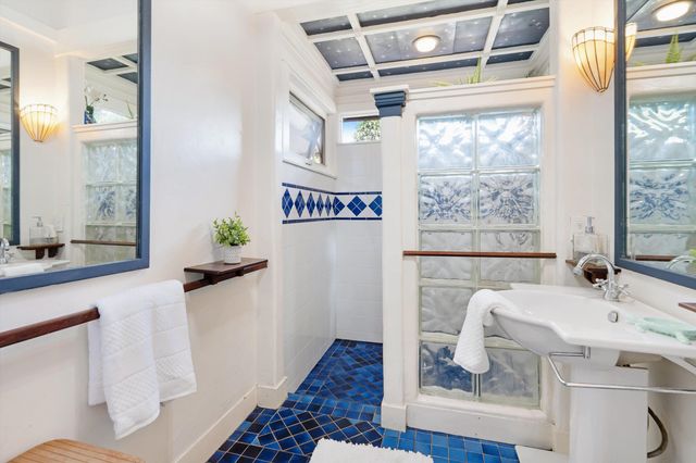 84 Kilakila Pl, Makawao, HI 96768