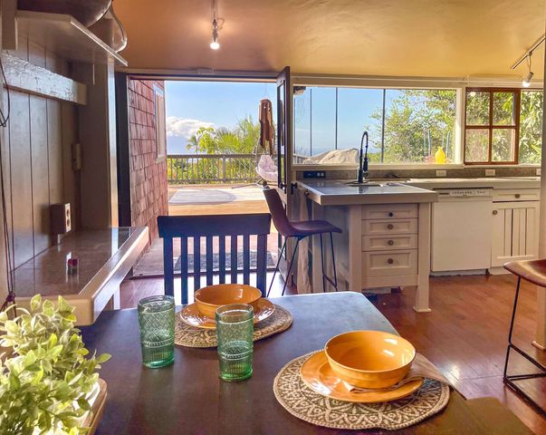 84 Kilakila Pl, Makawao, HI 96768