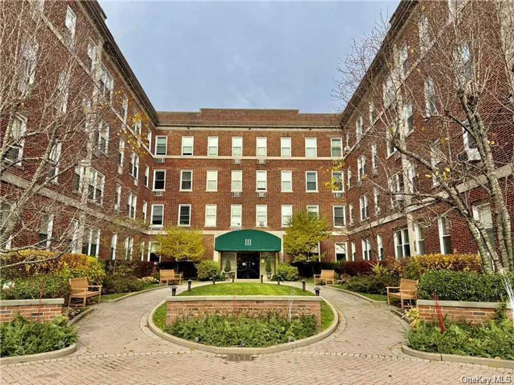 111 7th Street 410, Garden City, NY 11530