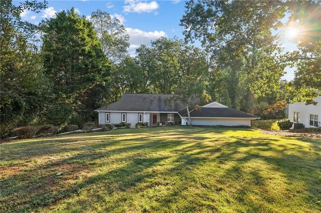 5051 Pine Bark Circle, Atlanta, GA 30338