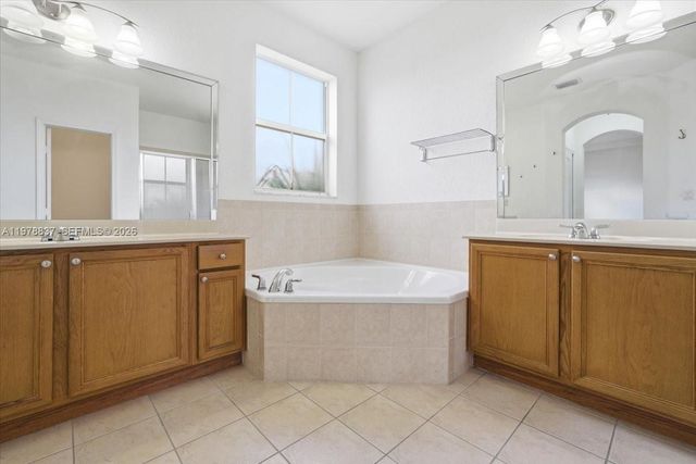 8730 NW 110th Ave, Doral, FL 33178