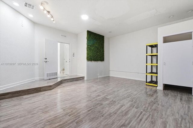 8730 NW 110th Ave, Doral, FL 33178