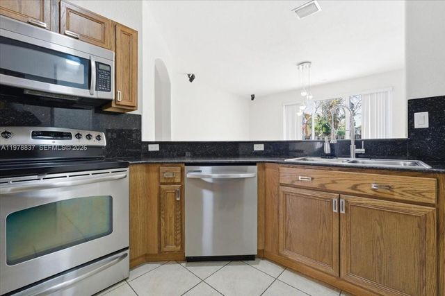 8730 NW 110th Ave, Doral, FL 33178