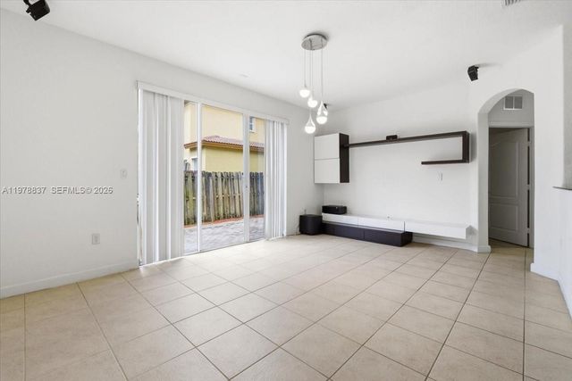 8730 NW 110th Ave, Doral, FL 33178